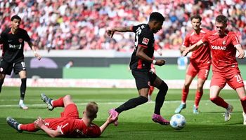 SC Freiburg vs Eintracht Frankfurt (20:30 – 17/05) | Xem lại trận đấu